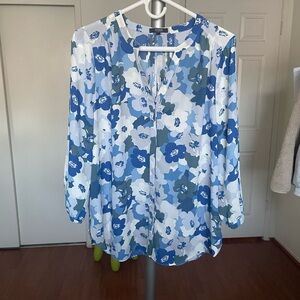 NYDJ Blue and White Floral Pintuck Blouse size medium